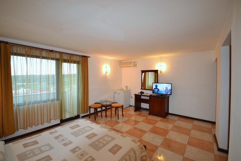 Family Hotel 3*