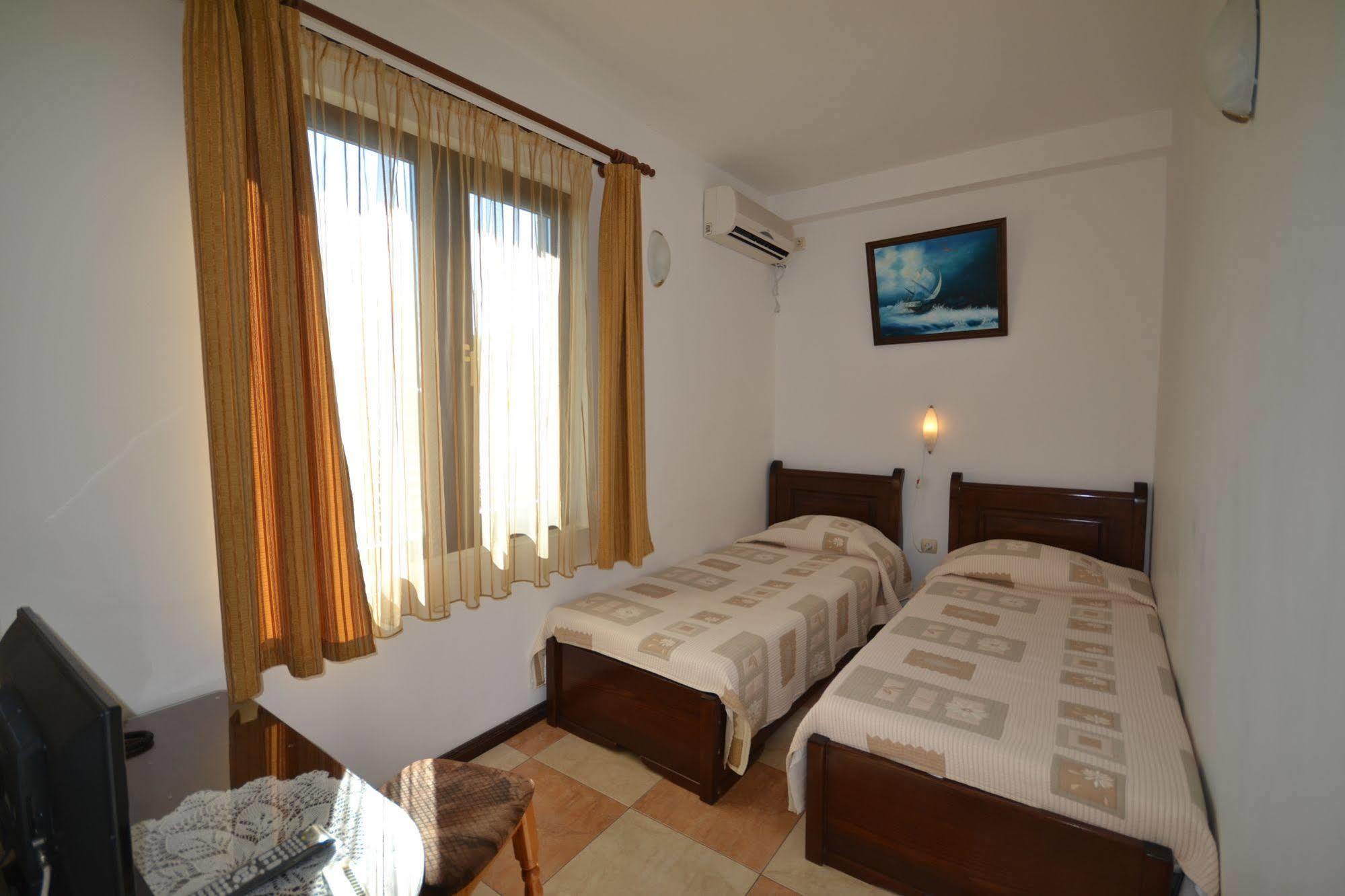 Family Otel
